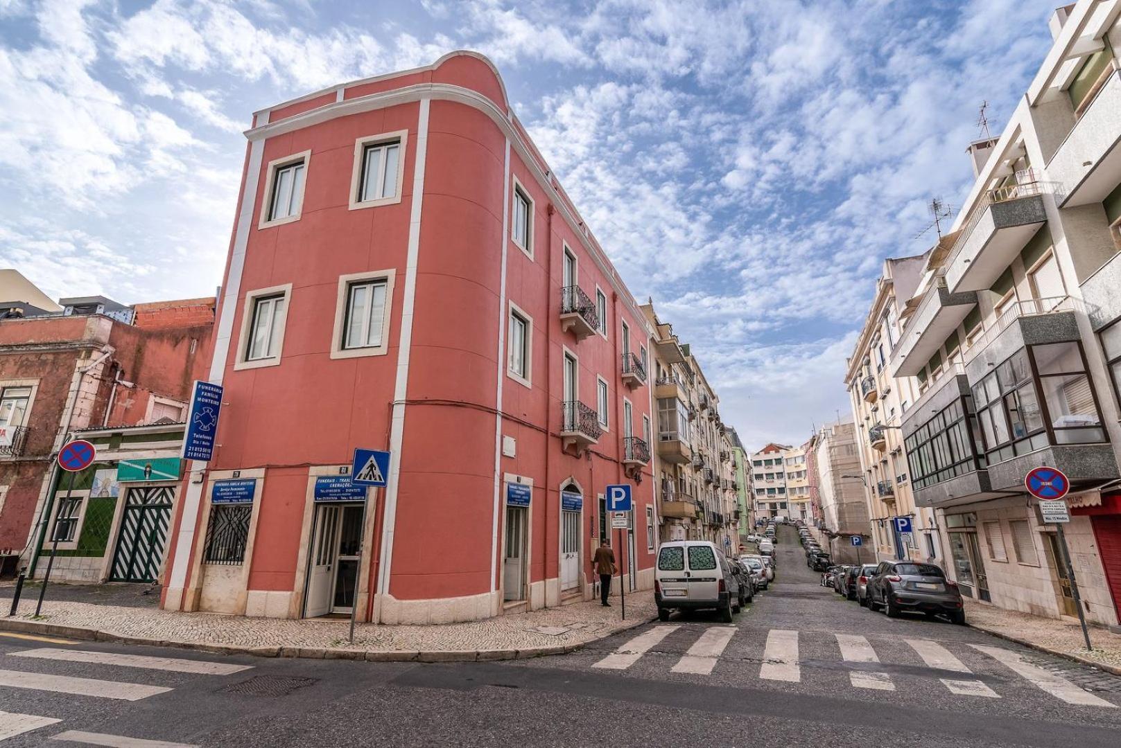Guestready - Modern 2Bedroom Apartment In Graca Lisbona Esterno foto
